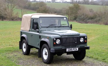 Barn find Defender for auction